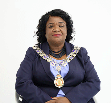 Larandja blows CoW trumpet 