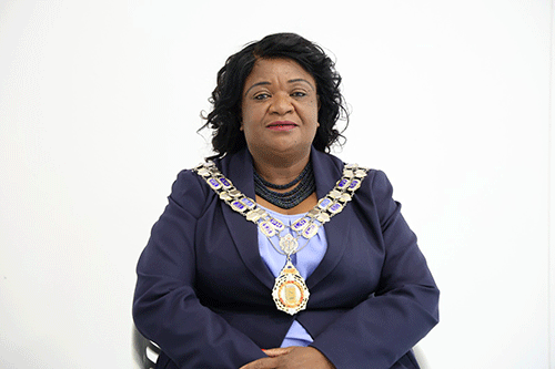 CoW Larandja blows CoW trumpet