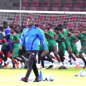 Omakondombolo taga ka lya ehete olweetho olutiyali …Namibia a dhengwa kuComoros