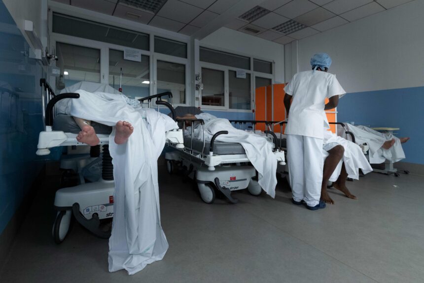 France says up to 500 virus clusters 