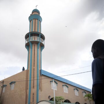 Mali opposition declares truce ahead of regional talks