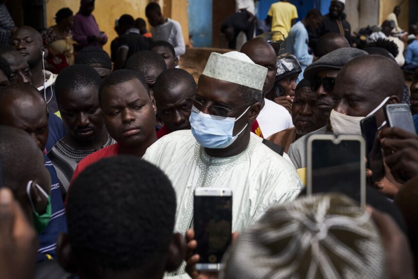 Mali opposition spurns crisis mediation offer