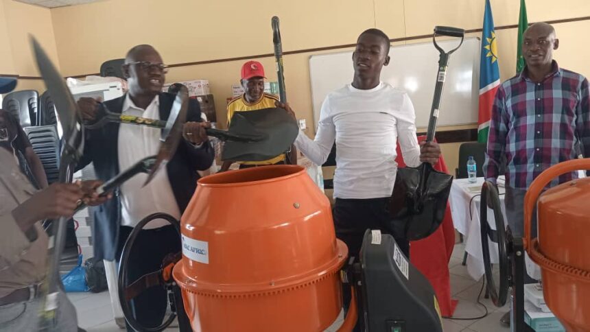 Government aids small business owners 