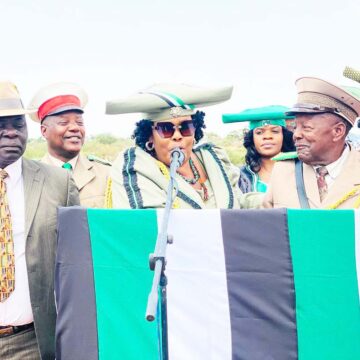 Orutjindo ro 1925 rumwe rwa zemburukirwe tuvari pekepeke