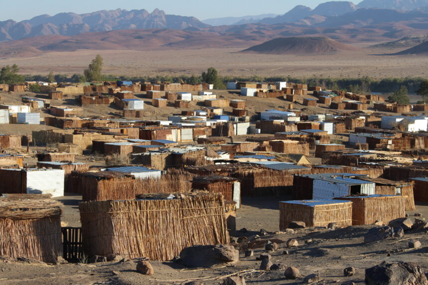 Nujoma calls for decent housing for grape labourers