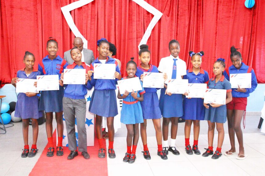 Ovahonggwa ngave tenge Ozomiṱiri-Onongo Tjivikua