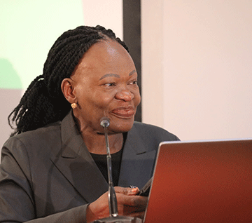 Minista Ashipala-Musavyi e linyika komilungu novanangeshefa kEenhana 