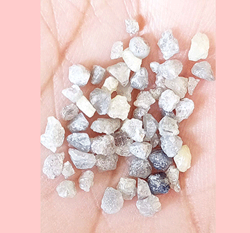Diamond Omuwapaleki a mangwa nokawe koNamdeb