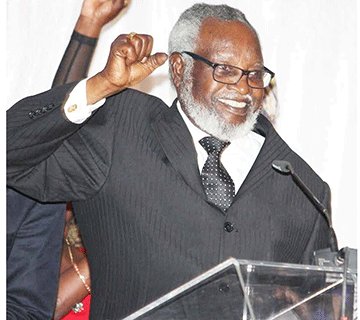 Omukokolipresidente Nujoma a tumbalekwa nepapa koAngola 
