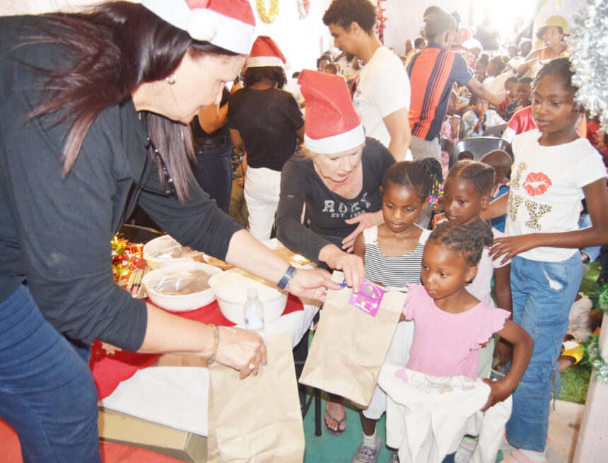 Early Christmas lunch for DRC children