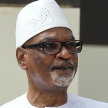 Mali swears in new judges in hope of calming crisis