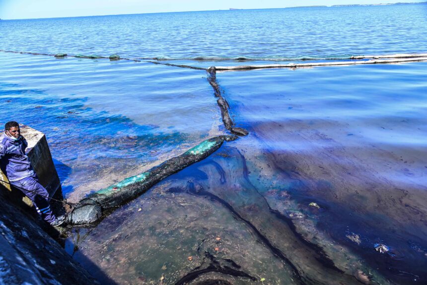 Mauritius dodges second oil spill … as fuel pumped from stricken ship