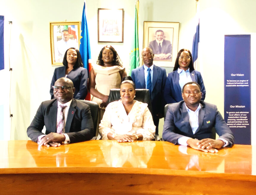 Mayors Ovakainhu koshiteelinga shoumayola monooli …Ondangwa, Ongwediva, Outapi, Oniipa, Oshikuku