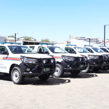 Police vehicles.. Omiya dhaShinana dha mono iihauto iipe