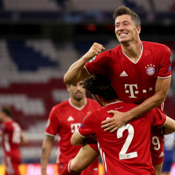 Robert jpg Bayern rout Chelsea to reach quarterfinals