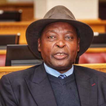 Sankwasa Awarded Sankwasa receives continental award