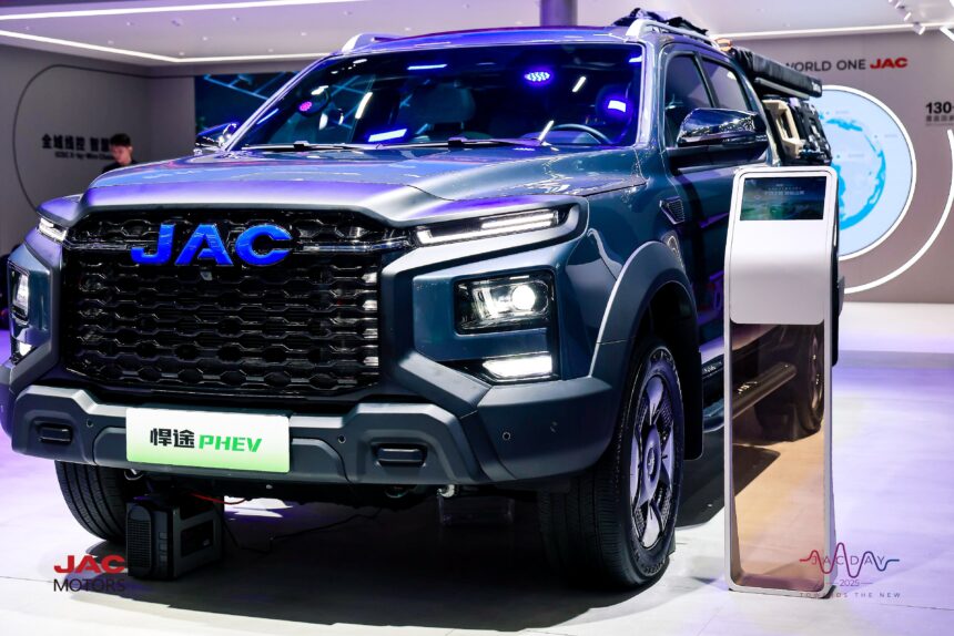 JAC Smart and electric vehicles excel at international show 