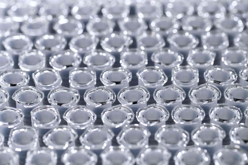 FILES-BRITAIN-FRANCE-HEALTH-VIRUS-VACCINE-SANOFI Pharma giant Sanofi charged with manslaughter in birth defects case