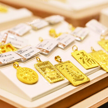 Gold hits records as US policy rattles investors
