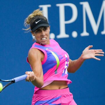 Keys shakes off nerves to launch Australian Open title defence