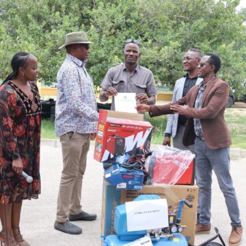 Ngoloneya waShikoto a kwafa ovanangeshefa vanini 