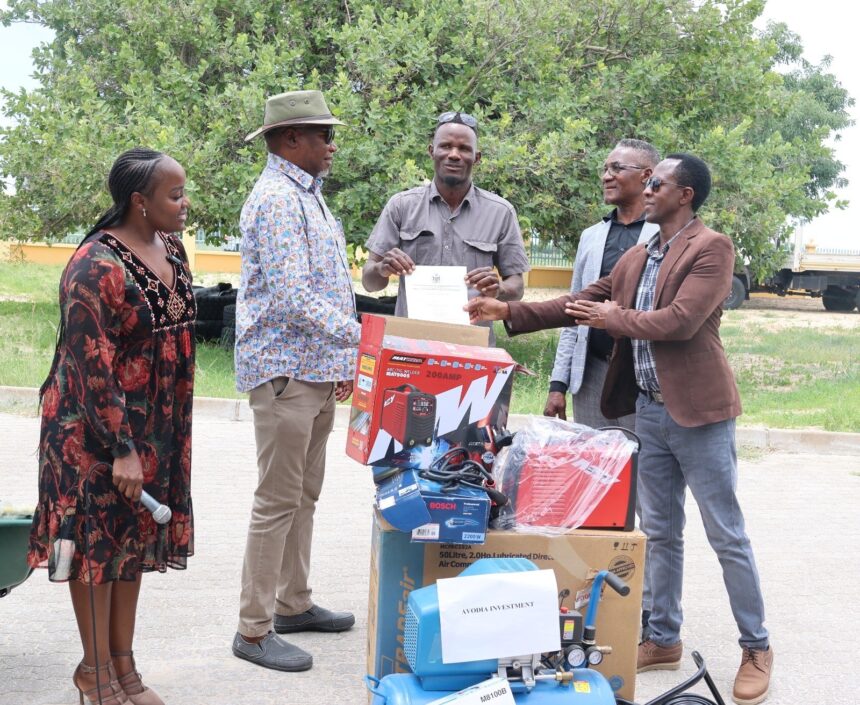 Oshikoto equips micro- entrepreneurs Ngoloneya waShikoto a kwafa ovanangeshefa vanini