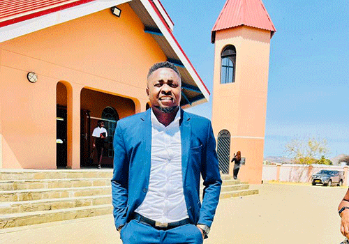 Okwiimba ohaku etele nge ombili nehafo – Tate Meke 