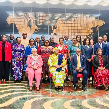 Ulikeni oshihopaenenwa shiwa moshiwana – Omupresidente