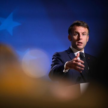 Macron urges Europe to invest in strategic sectors 