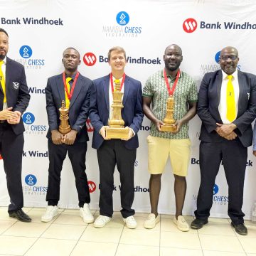 Beukes, Khoa crowned chess champions
