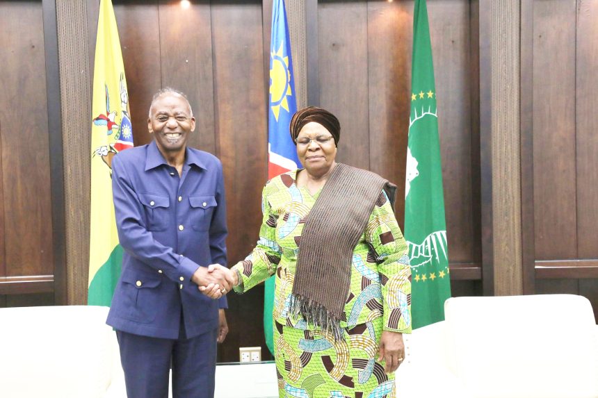 NNN a fatululilwa mpoka pwa thikama oproyeka Hage Geingob