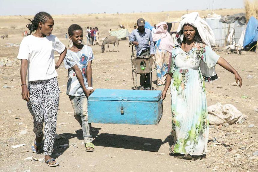 War fears drive Tigrayans to flee 