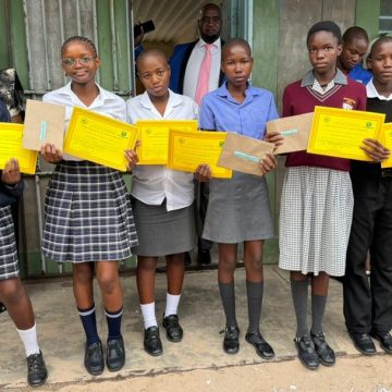 Ovanafikola dingi kOkankolo va pewa oshimaliwa kOmuprima 