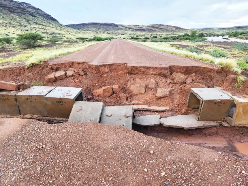 Heavy rains flood //Kharas roads …residents cut off from basic services