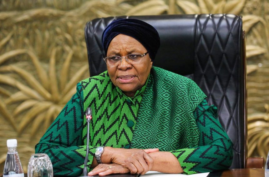 Ovalumenhu ina mu faduka po vali ounona veni-Ompresidente  