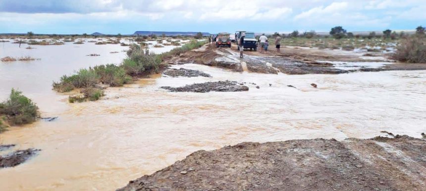 Road closures derail //Kharas east