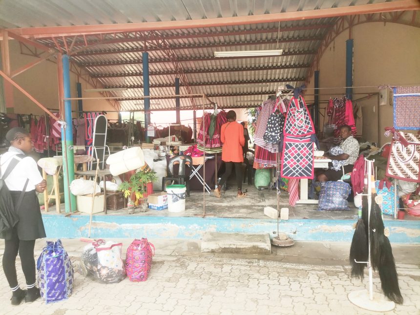 Ovalandifi momatala Outapi meendjo dodoolopa da koya peemiliona N$5 