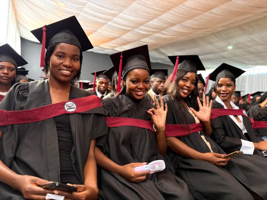 President calls for internship reform …over 4 000 graduate from Unam 