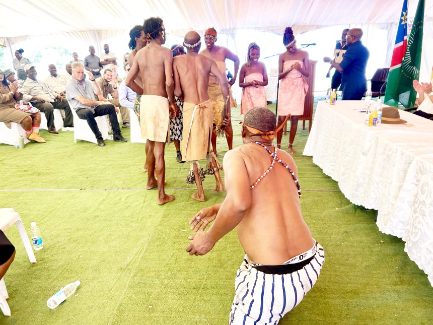 Aayelele ya mwenyeke niidhano yopamuthigululwakalo