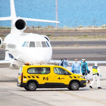 Evacuation of hantavirus hit ship begins 