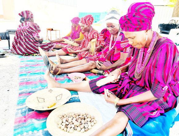 Marula oli-i ge !auga!hūsi ǁamaxū!khaigu !nâ go sī  … ûigu !garo!ā tarekhoedi diga Namibiab ǀawas ǀkharigu !nâ ra dawase 