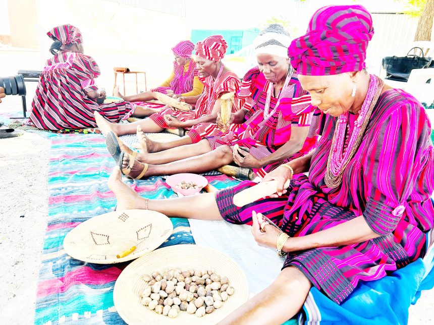 Marula oli-i ge !auga!hūsi ǁamaxū!khaigu !nâ go sī  … ûigu !garo!ā tarekhoedi diga Namibiab ǀawas ǀkharigu !nâ ra dawase 