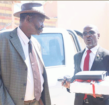 Immanuel wayandja omatemba ko vyombanguriro vyombazu mOpuwo